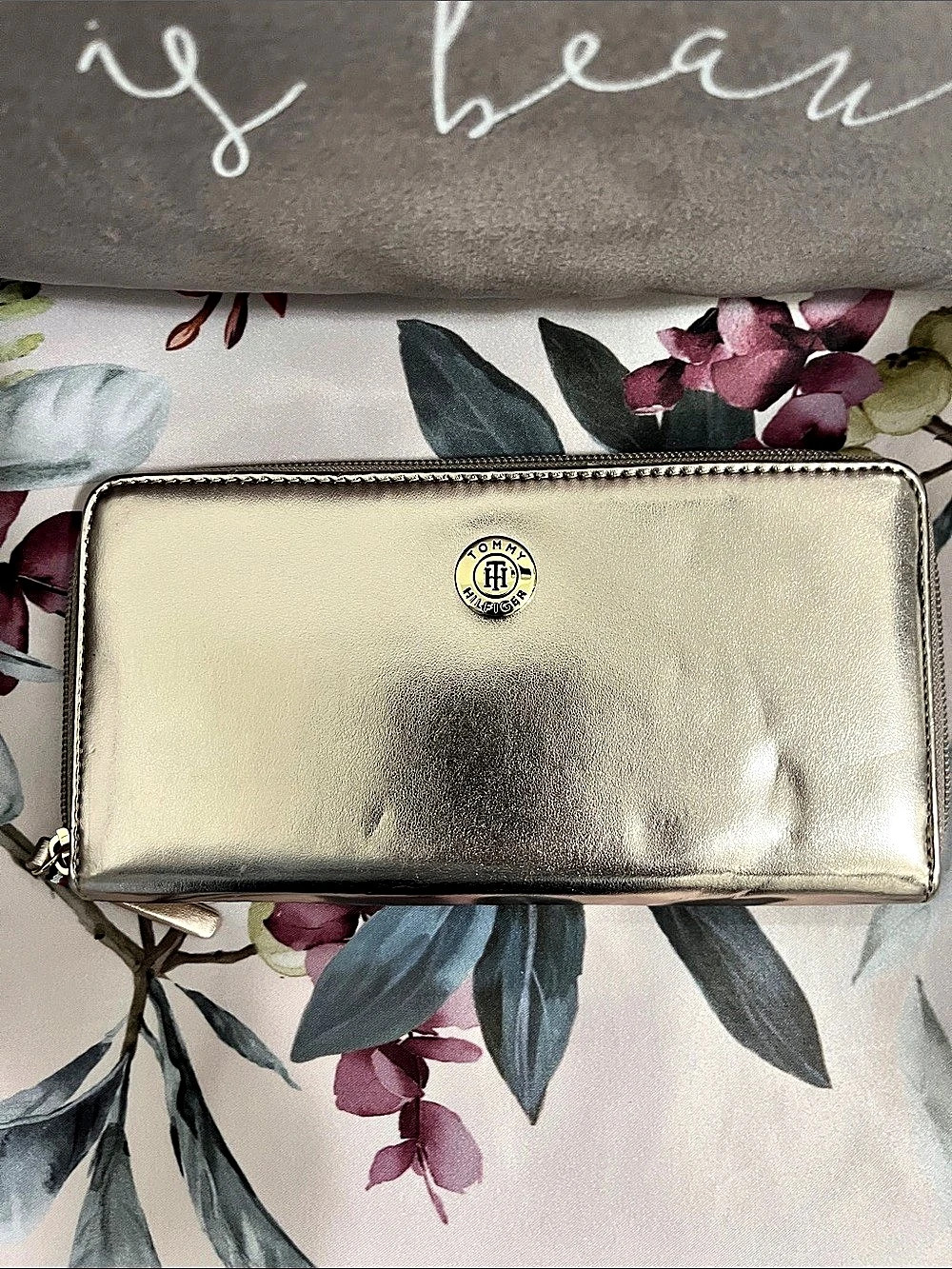 Tommy Hilfiger Metallic Zip-Around Wallet in Gold